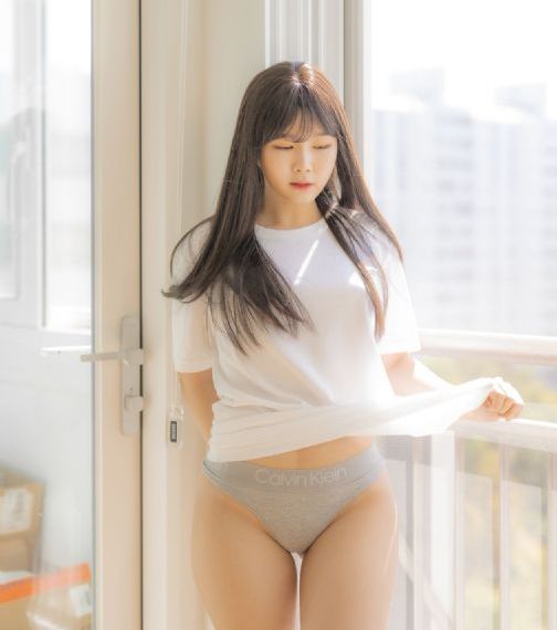 黄色日批网站_BD英语全集免费观看